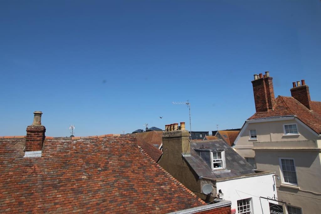 Apartment 6 At Number 8: City Centre, 1 Bedroom, Sofa Bed In Lounge Canterbury Bagian luar foto