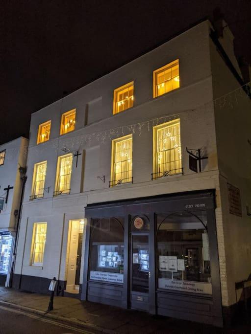 Apartment 6 At Number 8: City Centre, 1 Bedroom, Sofa Bed In Lounge Canterbury Bagian luar foto