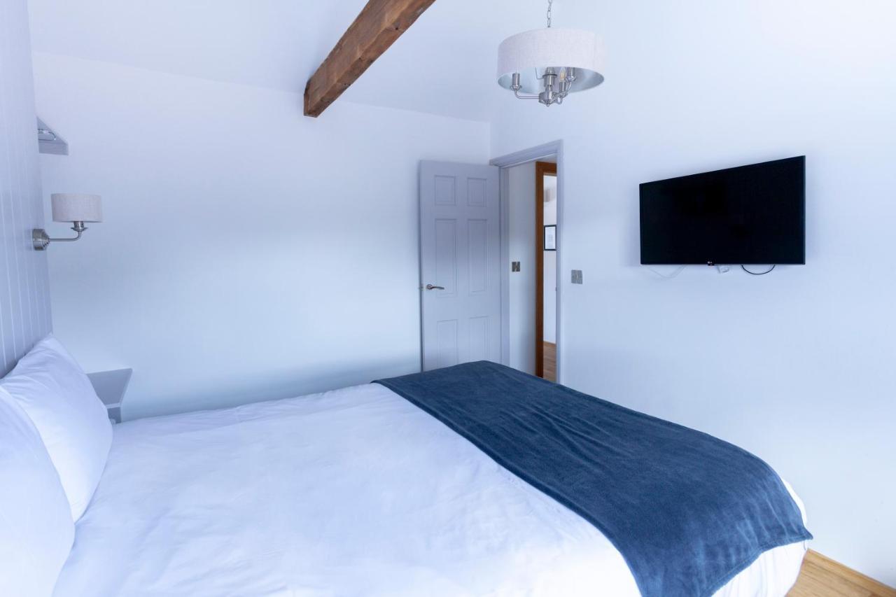 Apartment 6 At Number 8: City Centre, 1 Bedroom, Sofa Bed In Lounge Canterbury Bagian luar foto