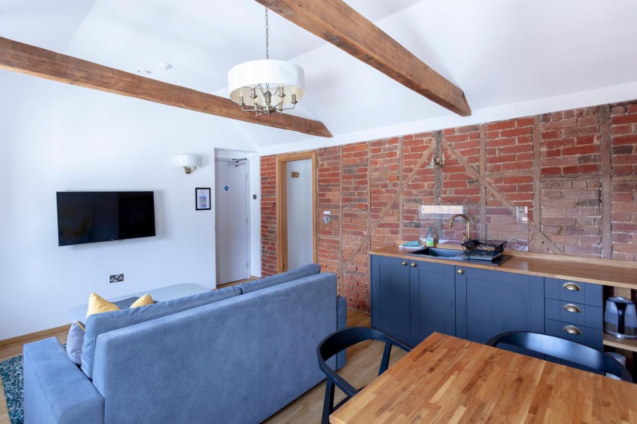 Apartment 6 At Number 8: City Centre, 1 Bedroom, Sofa Bed In Lounge Canterbury Bagian luar foto
