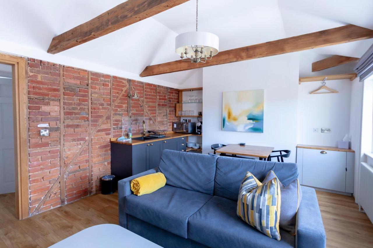 Apartment 6 At Number 8: City Centre, 1 Bedroom, Sofa Bed In Lounge Canterbury Bagian luar foto