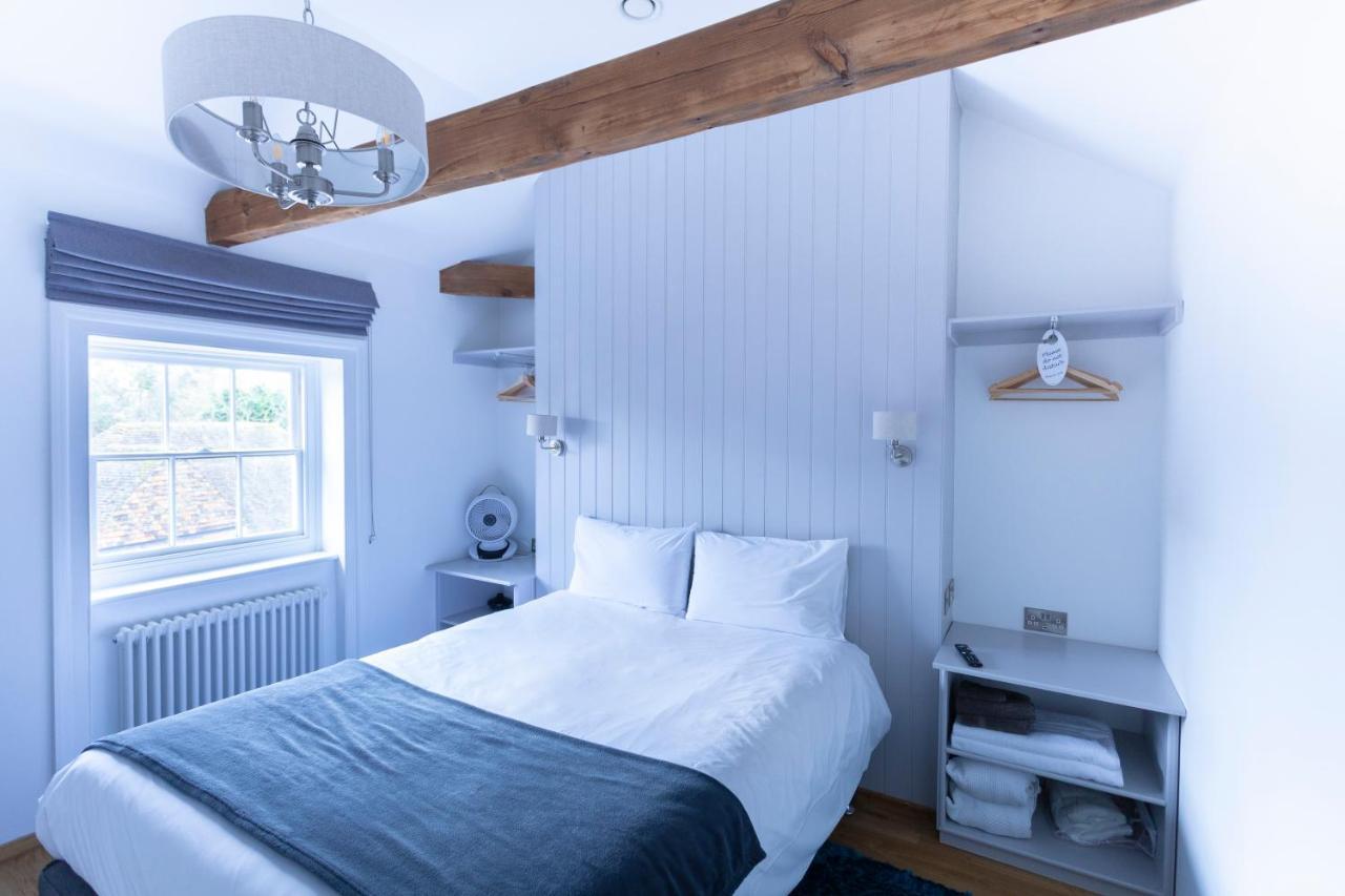 Apartment 6 At Number 8: City Centre, 1 Bedroom, Sofa Bed In Lounge Canterbury Bagian luar foto